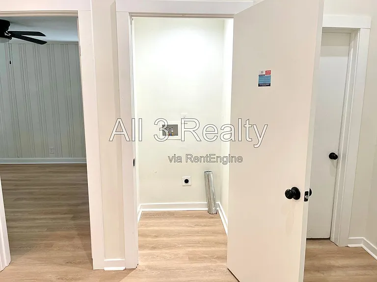 204 Bryan St — Photo 12