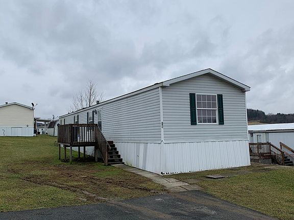 2nd image of 80 Blue Grass Vlg #80
