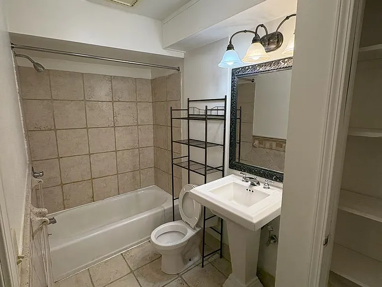 University Park Apartments near Cornell University — Photo 329