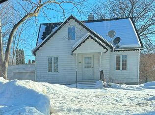 127 W Winter Ave, Elmwood, WI 54740