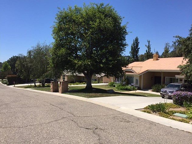 2nd image of 1499 Reynolds Ct