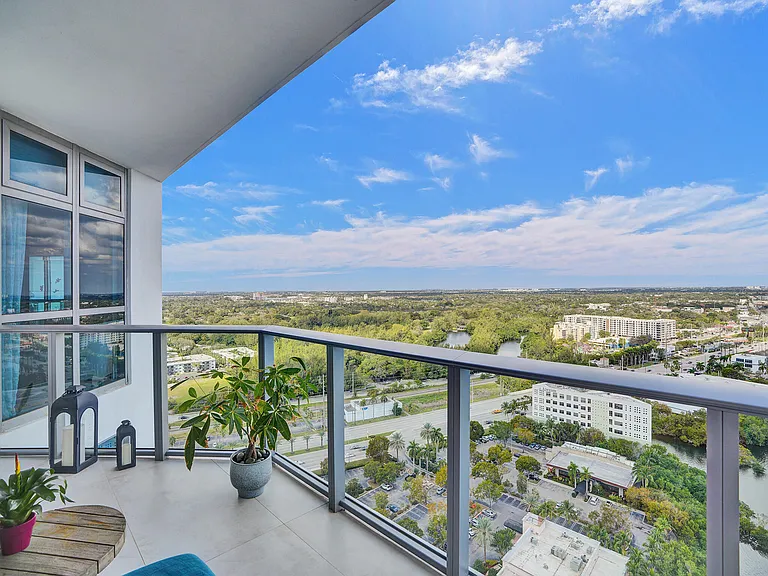 17301 Biscayne Blvd — Photo 62