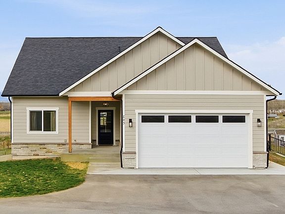 3rd image of 845 Cochise Way