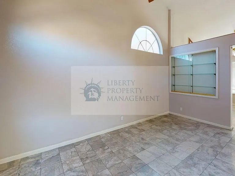 186 Ravenstone Way — Photo 5