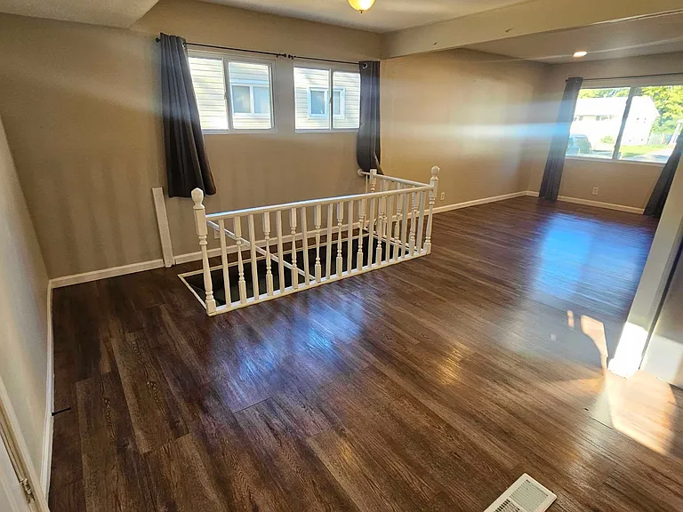 10568 Spring Garden Dr — Photo 6
