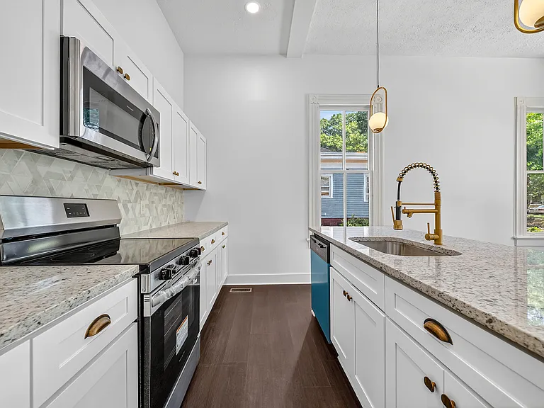 2806 Beacon Ave #B — Photo 13