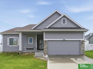 1707 Mesa St, Bellevue, NE 68123