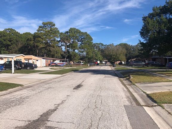 4th image of 5614 Gateway Dr