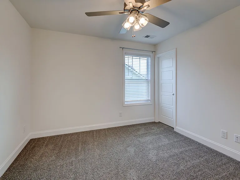 1385 Harmon Ln — Photo 13