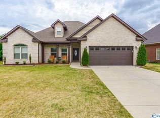 2205 Queenston Ct, Decatur, AL 35603