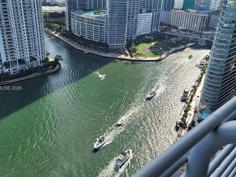 325 S Biscayne Blvd #3321 — Photo 63