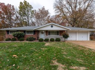127 Smith Dr, Ballwin, MO