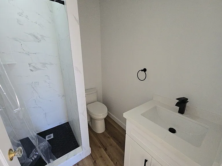 516 G St — Photo 20