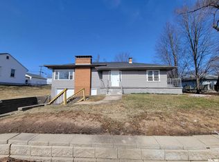 313 Roosevelt St, Creve Coeur, IL