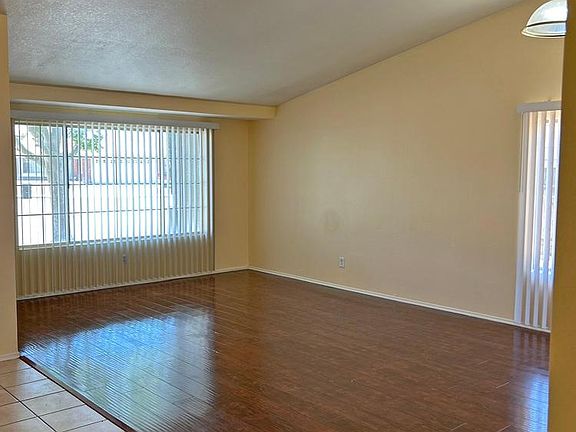 3rd image of 12978 Grinnell Ct
