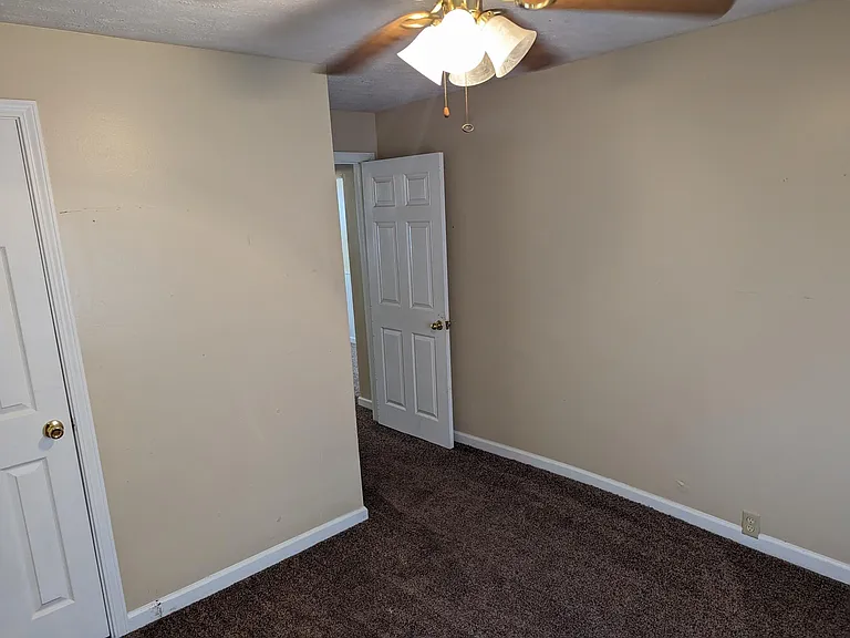 219 Pearl St — Photo 24