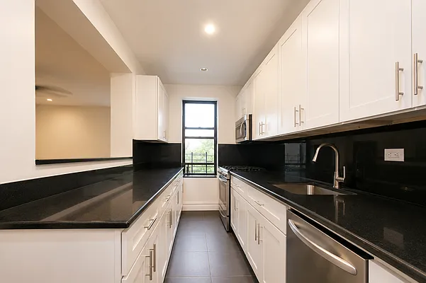 Kitchen, photo 1