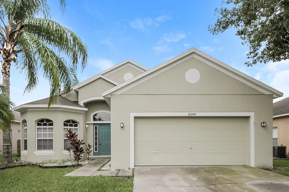 3 bed, 2.0 bath, 1259 sqft, $2,275 — Photo 1