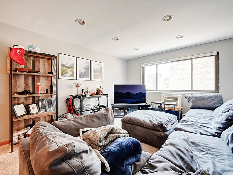 639 W Wrightwood Ave #4 — Photo 4