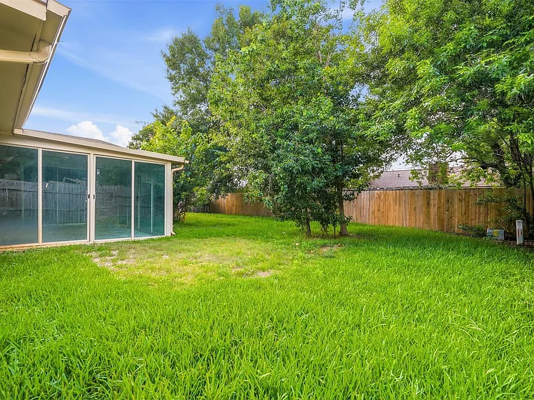 810 Sunnybrook Ln — Photo 24