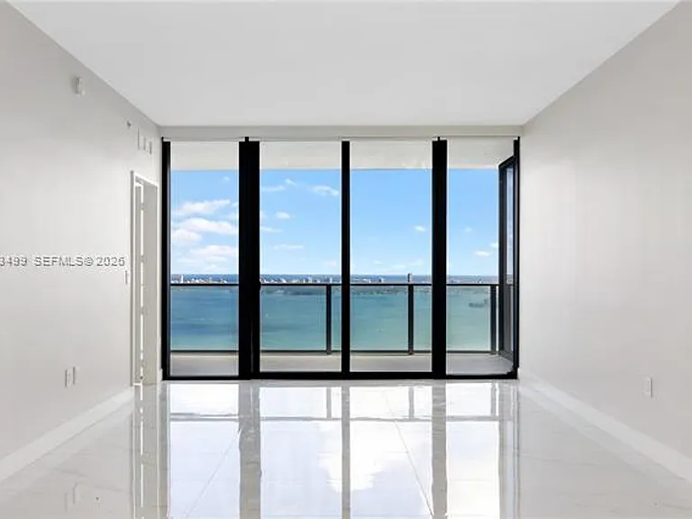 700 NE 24th St #4206 — Photo 4