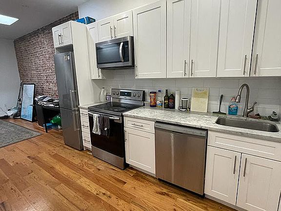 3rd image of 294 Rogers Ave #4
