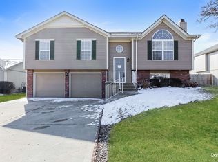 307 NW 110th Ter, Kansas City, MO 64155