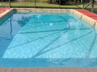 940 Camellia Dr, Royal Palm Beach, FL 33411