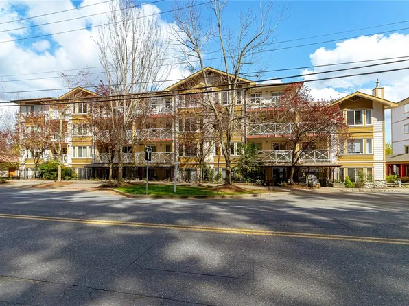 364 Goldstream Ave #405, Colwood, BC V9B 2W3