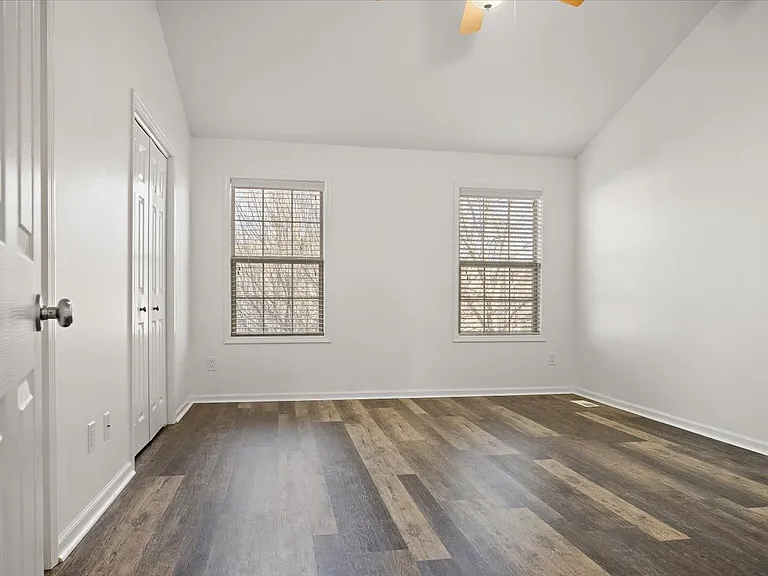 1200 Heron Dr — Photo 17