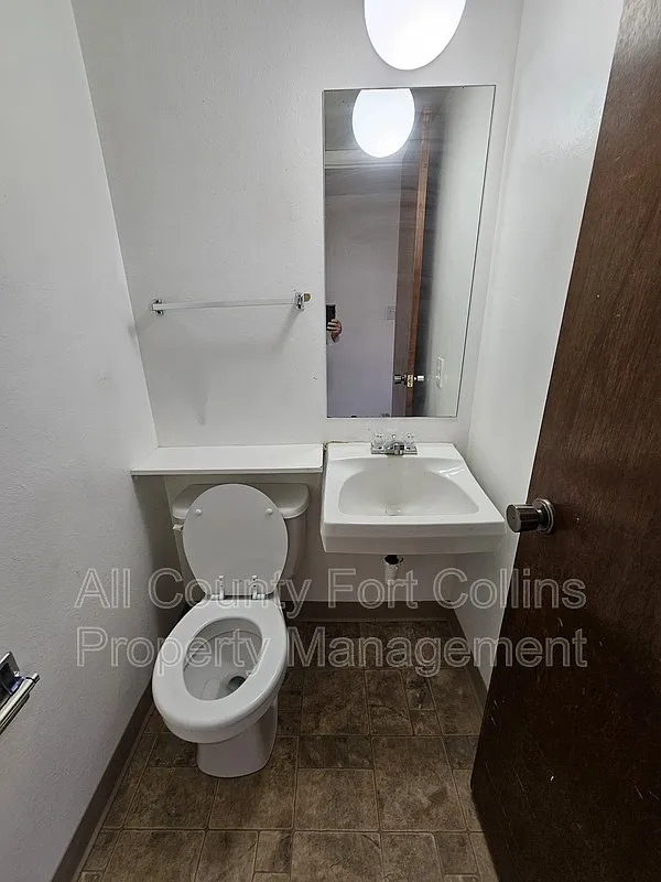 2 bed, 1.5 bath, 950 sqft, $1,200 — Photo 3