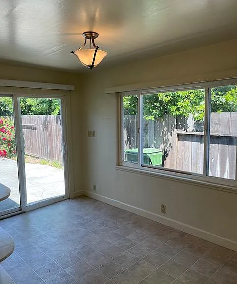 3437 Warburton Ave — Photo 2