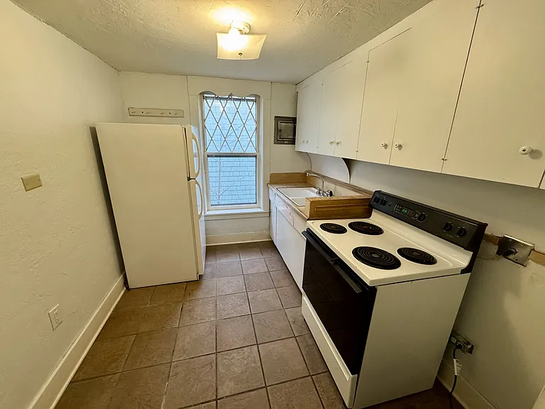 409 W State St #2 — Photo 9