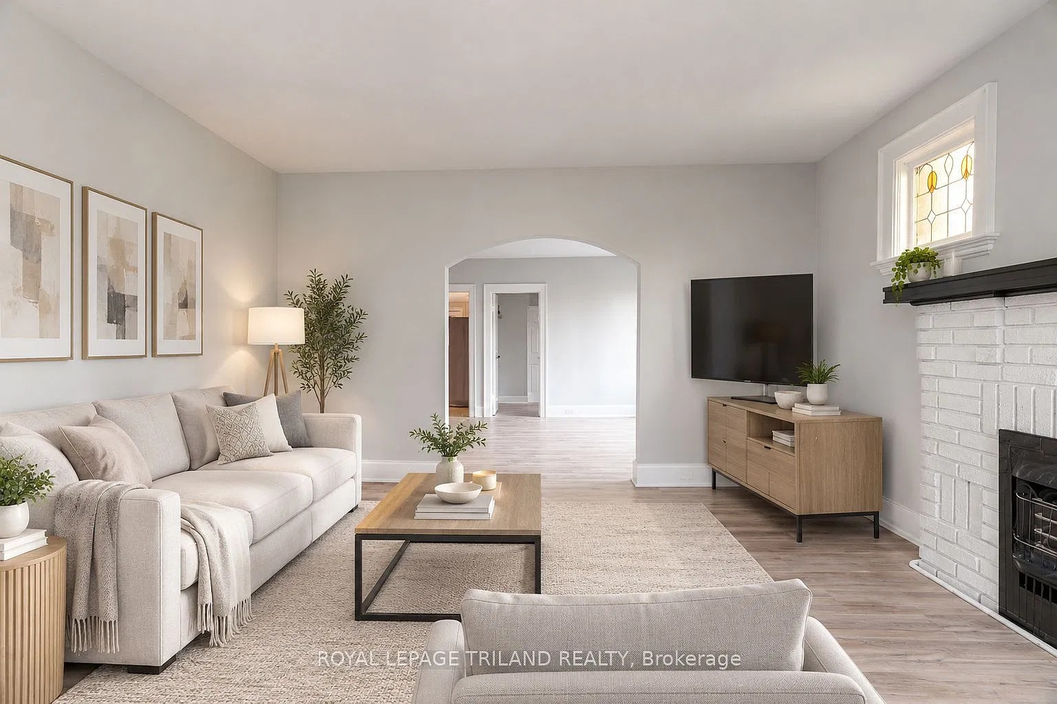 425 McKenzie Ave — Photo 2