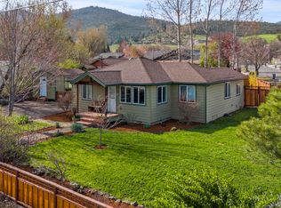 806 Talent Ave, Talent, OR 97540