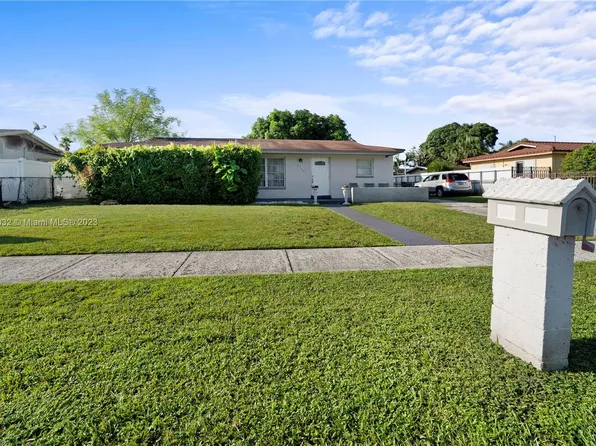 3756 NW 205th St, Miami Gardens, FL 33055
