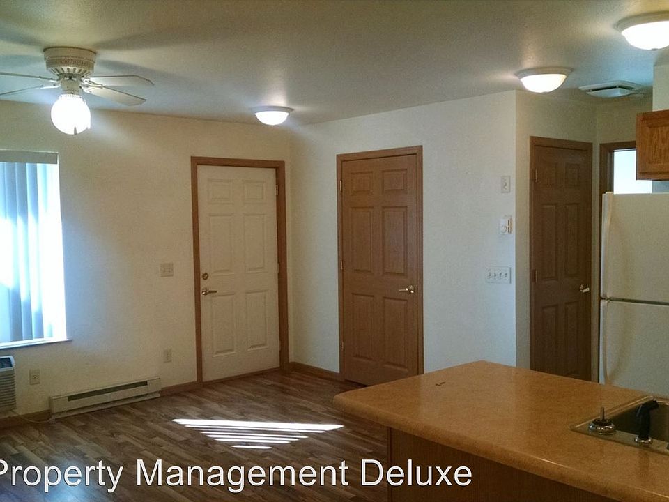 2nd image of 925 Meadow View Cir Unit 5