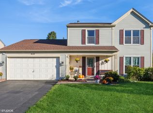 934 Annandale Dr, Elgin, IL