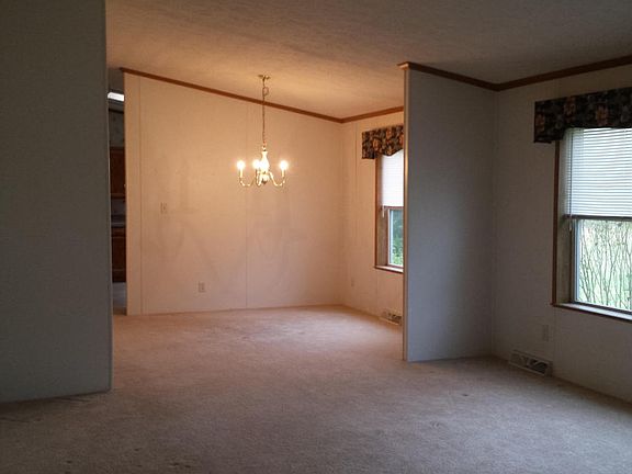 5th image of 581 S Johnson St