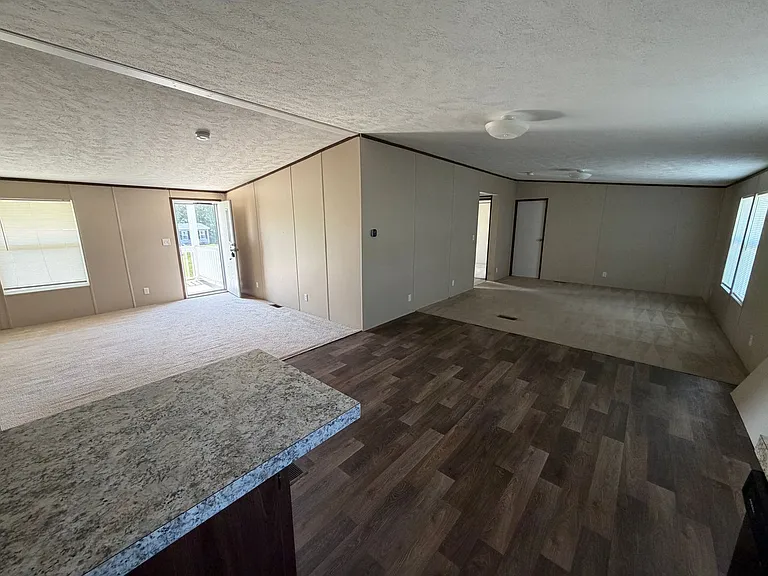 105 Foster Ferry Dr — Photo 4