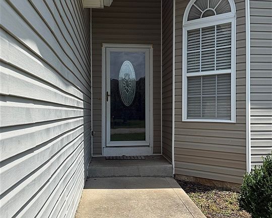 2nd image of 403 Cedar Hollow Dr