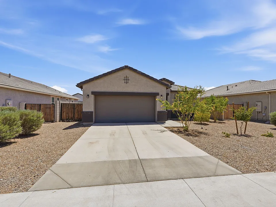 1575 E Fletcher Dr