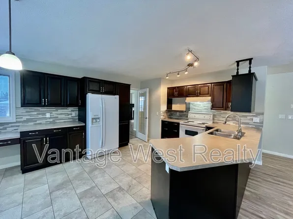 1838A Lipsett Ct, Kelowna, BC V1V 1X3