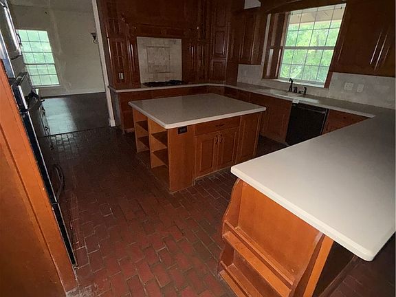 4th image of 3210 Elm Creek Ct