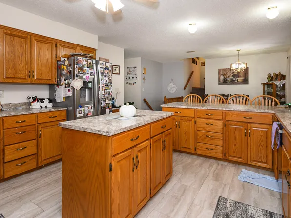 3226 Devon Dr, Bismarck, ND 58504