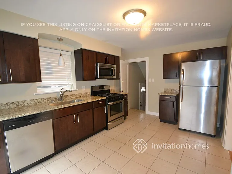 2904 N McVicker Ave — Photo 5