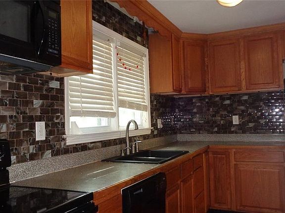 5th image of 1618 Lauderdale Dr