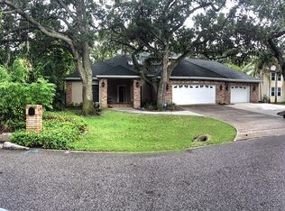 12852 Poinsettia Ave, Seminole, FL 33776