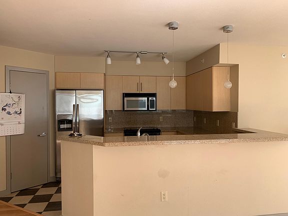 3rd image of 1100 106th Ave NE APT 302
