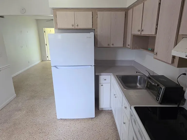 250 NE 41st St #250 — Photo 10